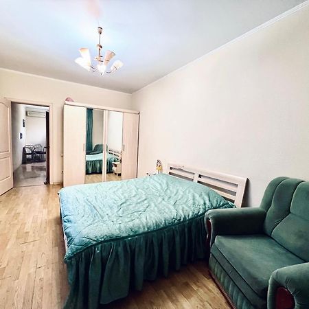 Apartment On Skorykovskyi Lane 4 Dnipro Exterior photo